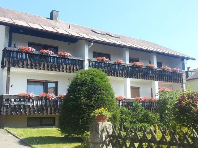 Ferienwohnungen Hopfen Und Malz Fichtelberg Exterior photo